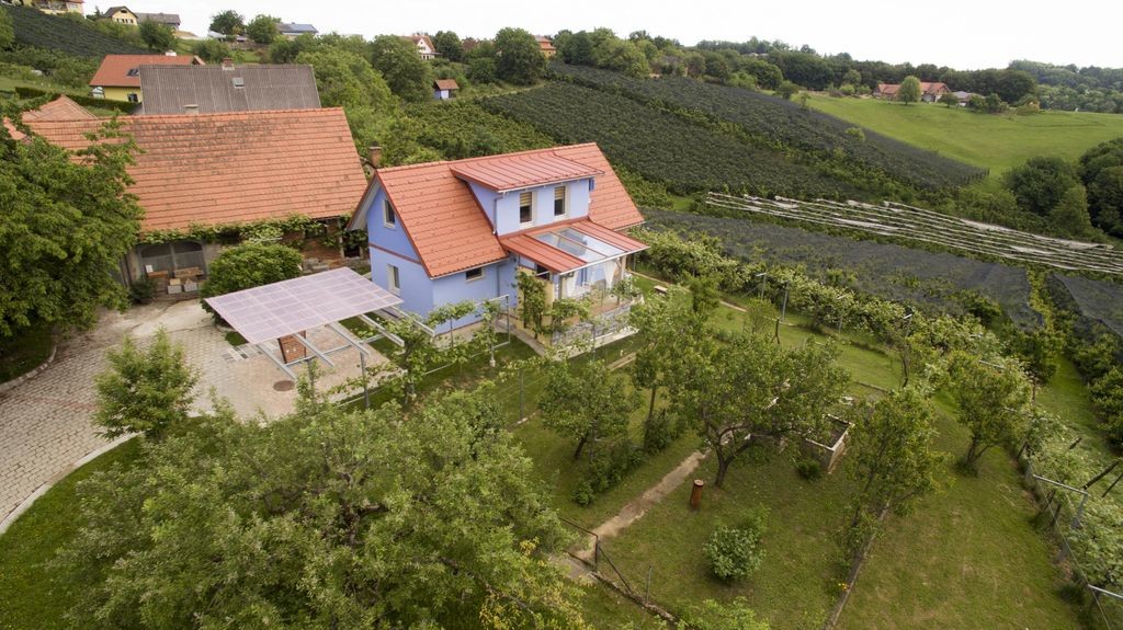 Ferienhaus Ulrichsbrunn Aussicht über Markt Hartmannsdorf, dem Tor zum Vulkandland